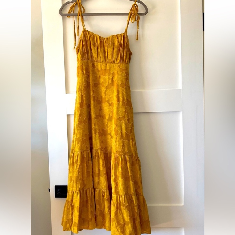 Lovely Lulu’s mustard colored dress for spring, summer, or fall.